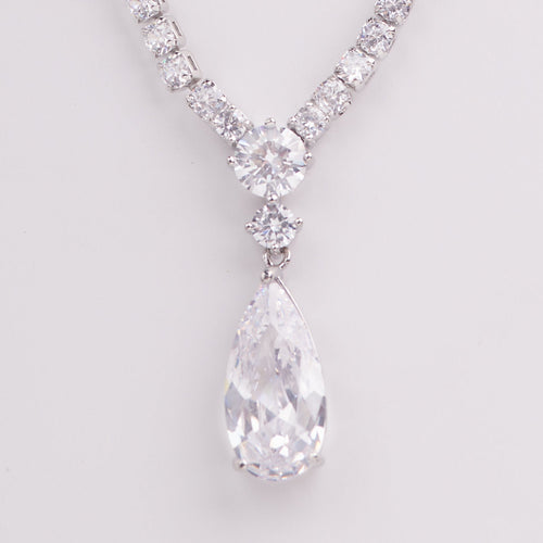 Dolores Teardrop Crystals Earring & Necklace Set